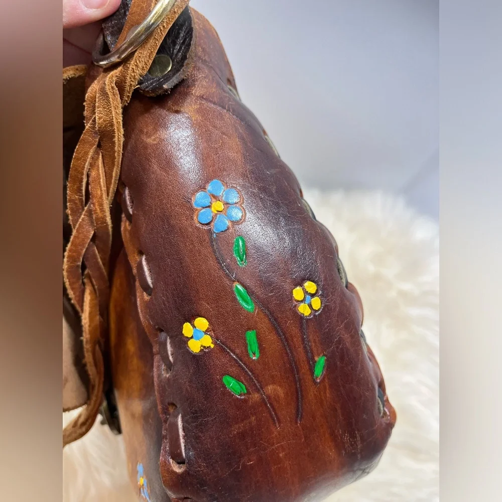 Gift
Vintage RARE Authentic 1970 Hand painted Tooled Leather Crossbody - Picture 15 of 17